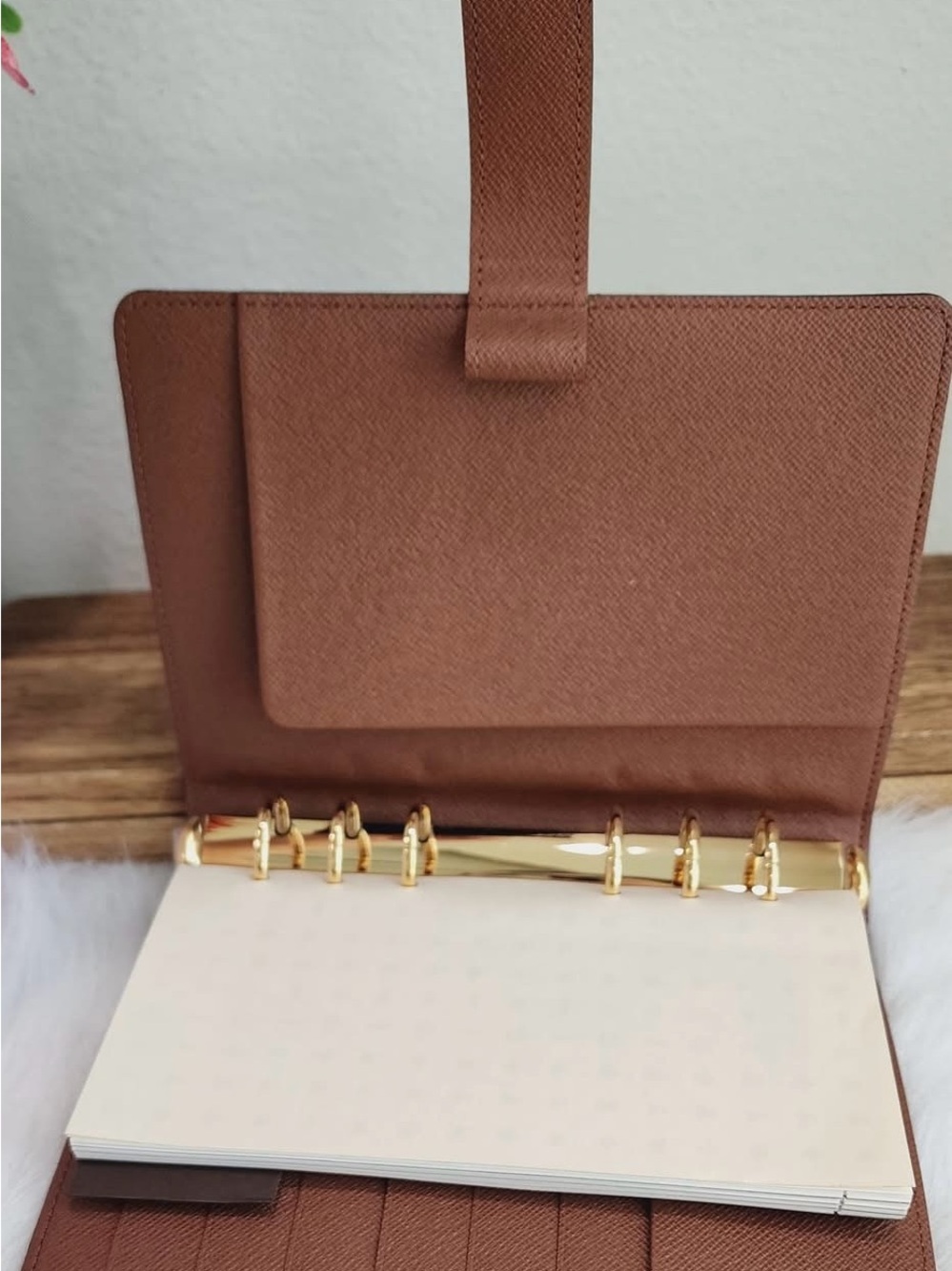 Louis Vuitton Medium Ring (MM) Agenda - Picture 10 of 16